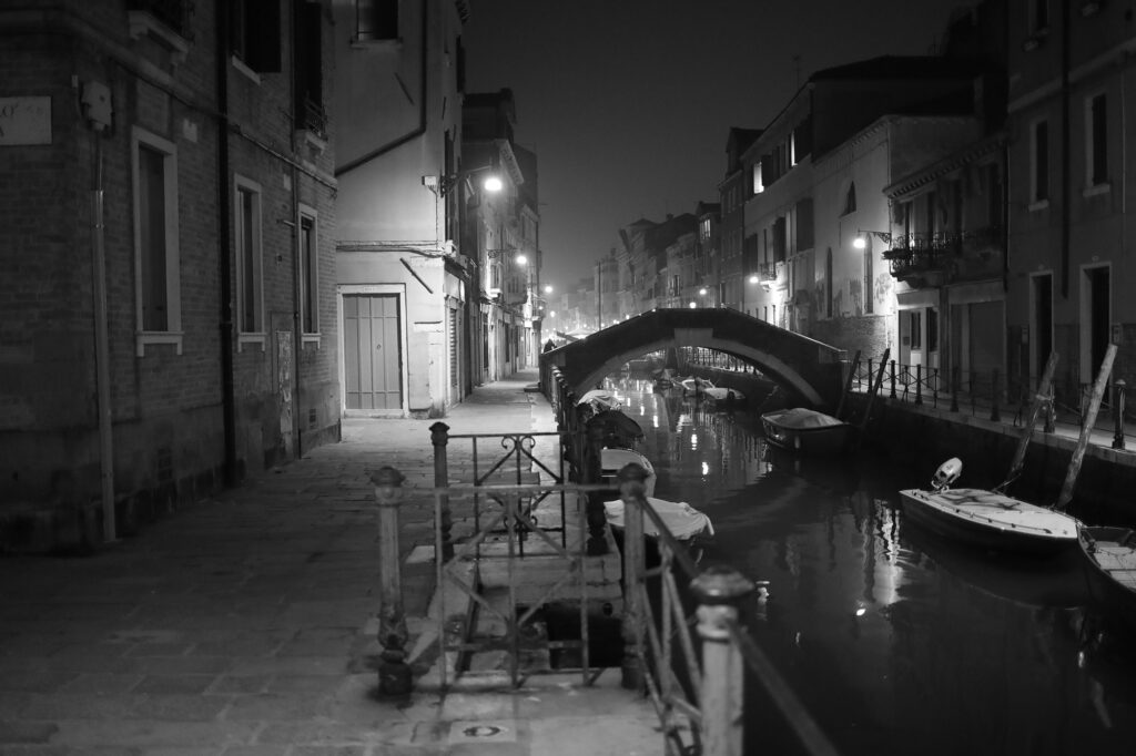 Nero pece Documentario su Venezia Regista veneziano Marco Rizzo