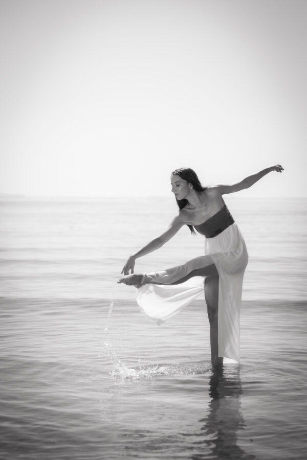 Dance in the water foto ballerina in acqua fotografo a Venezia