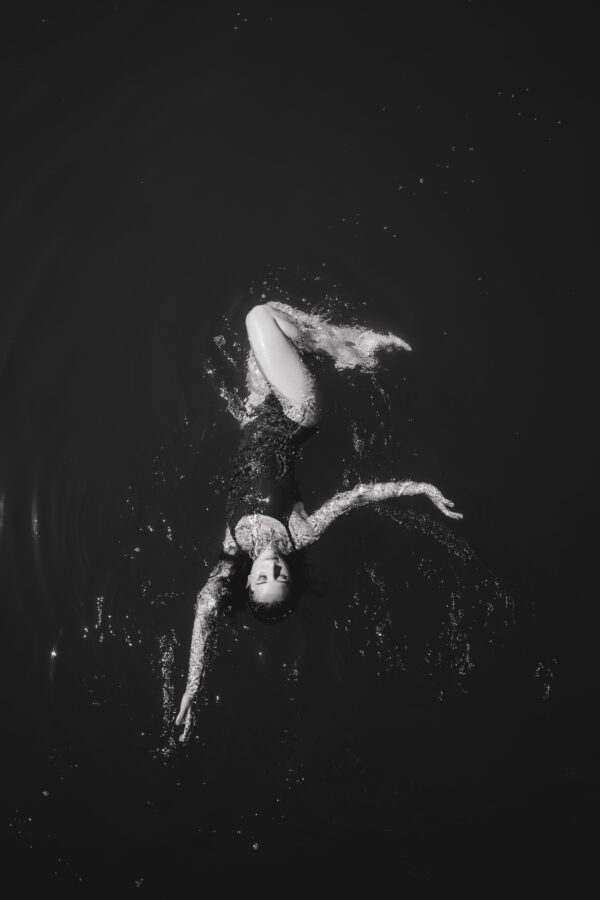 Dance in the water foto ballerina in acqua Marco Rizzo fotografo a Venezia